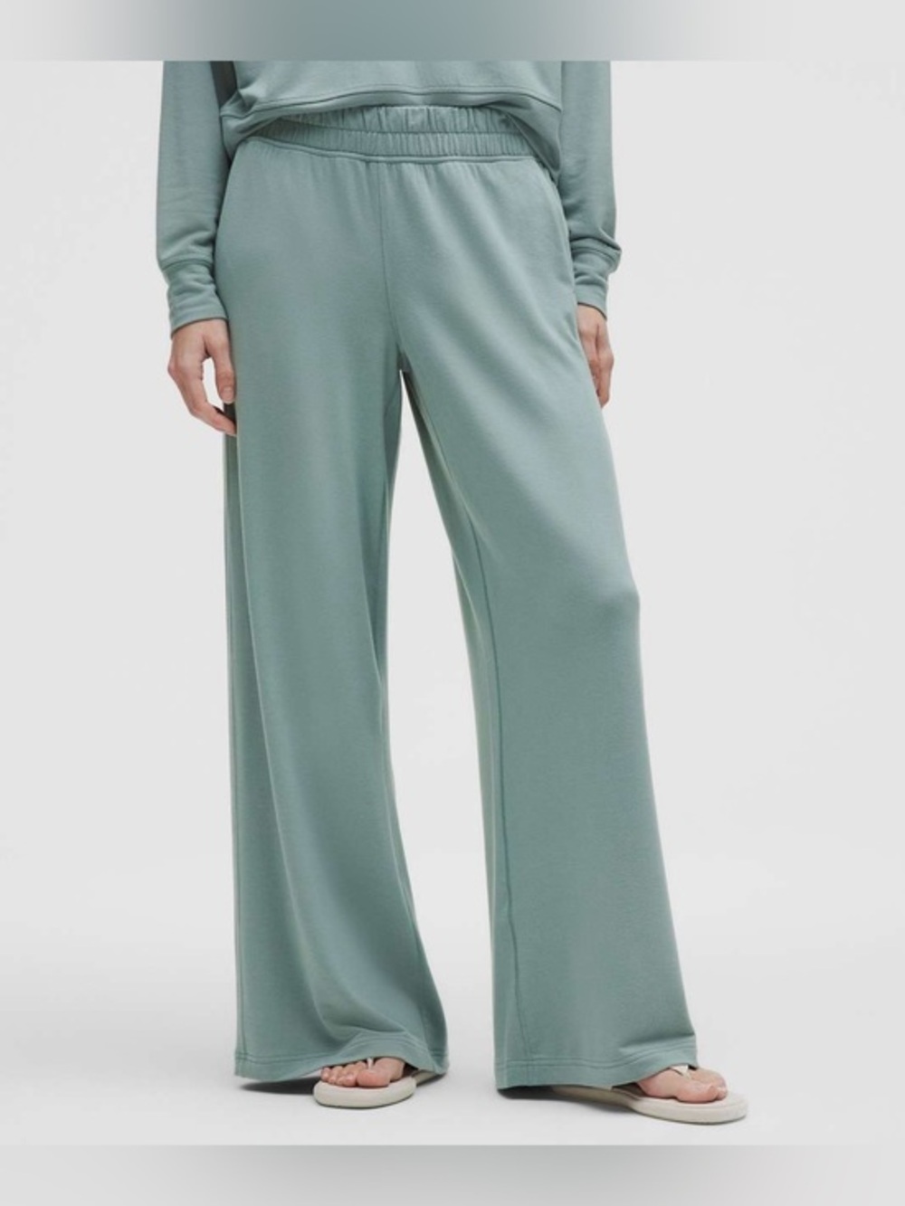 Lululemon BeCalm Mid-Rise Wide-Leg Pant